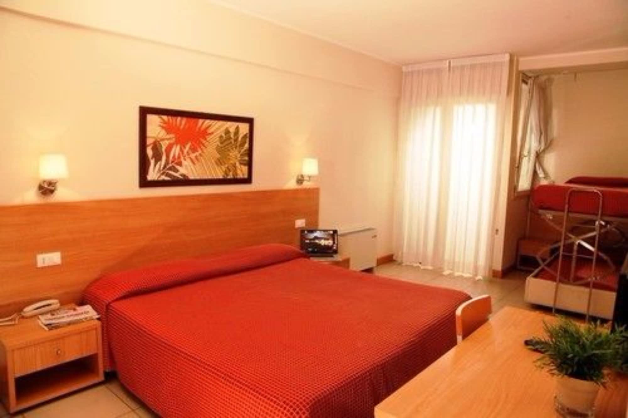 Hotel Majorca Sul Mare In Centro A Риччоне Экстерьер фото
