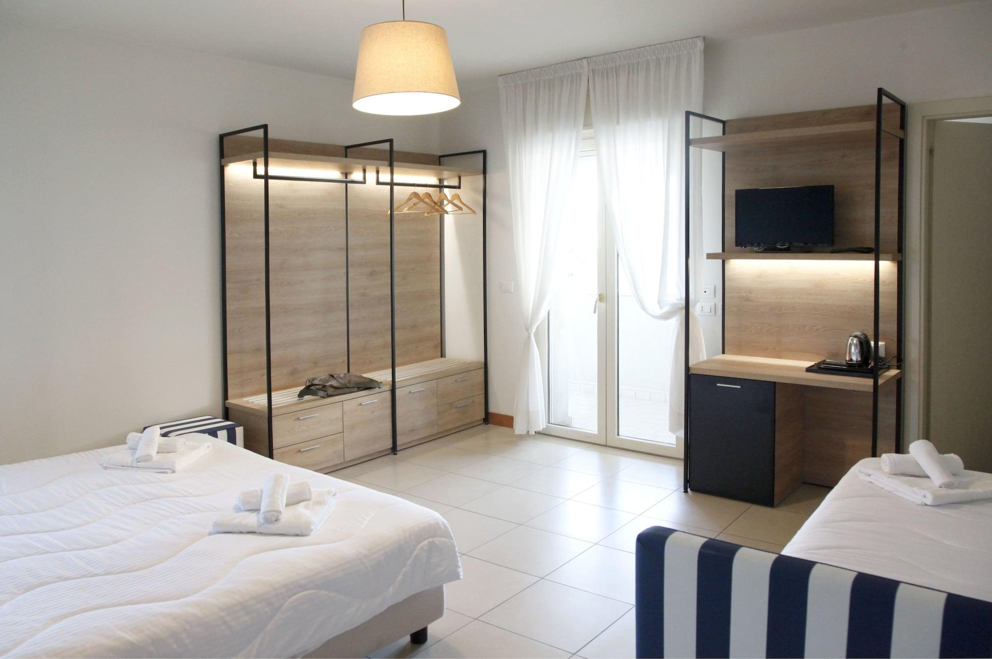Hotel Majorca Sul Mare In Centro A Риччоне Экстерьер фото