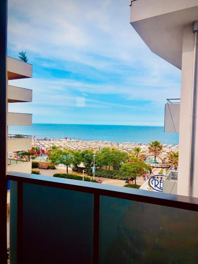 Hotel Majorca Sul Mare In Centro A Риччоне Экстерьер фото