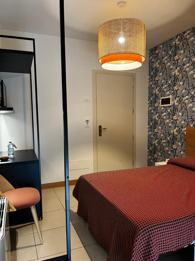 Hotel Majorca Sul Mare In Centro A Риччоне Экстерьер фото