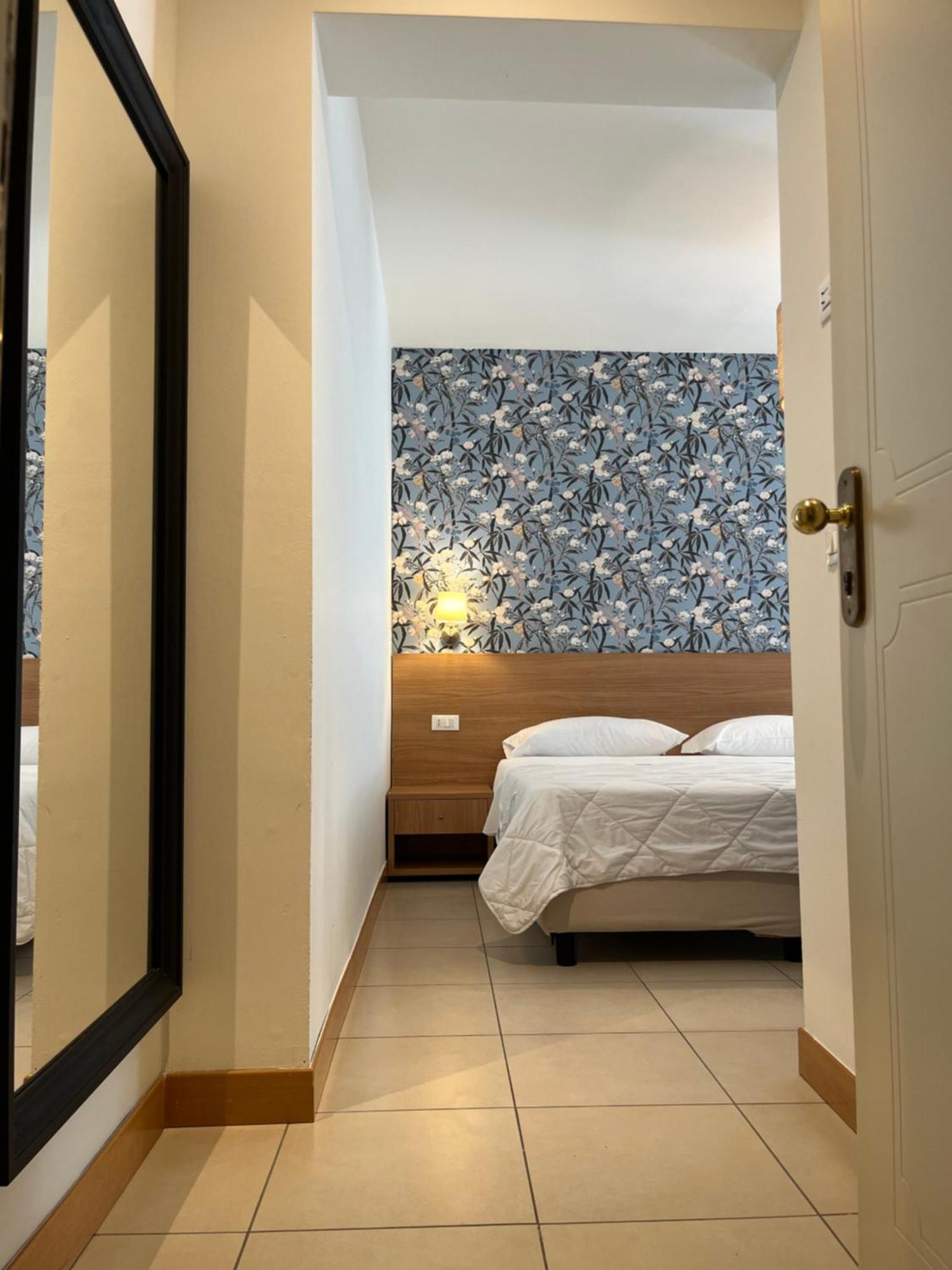 Hotel Majorca Sul Mare In Centro A Риччоне Экстерьер фото