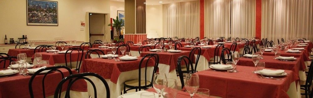 Hotel Majorca Sul Mare In Centro A Риччоне Экстерьер фото