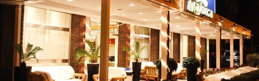 Hotel Majorca Sul Mare In Centro A Риччоне Экстерьер фото